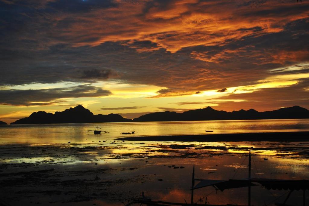 Islandfront Cottages And Restaurant El Nido Buitenkant foto